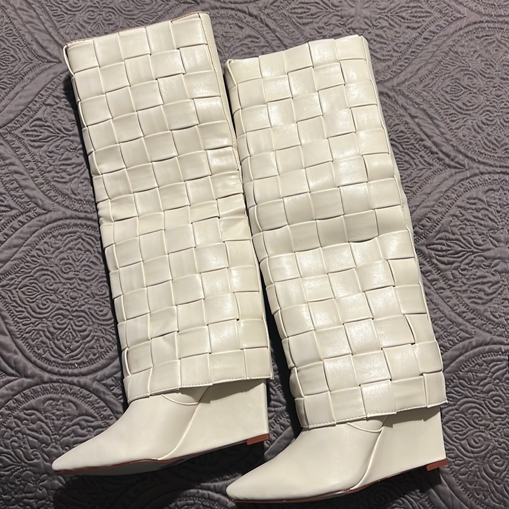 Azalea Wang boots